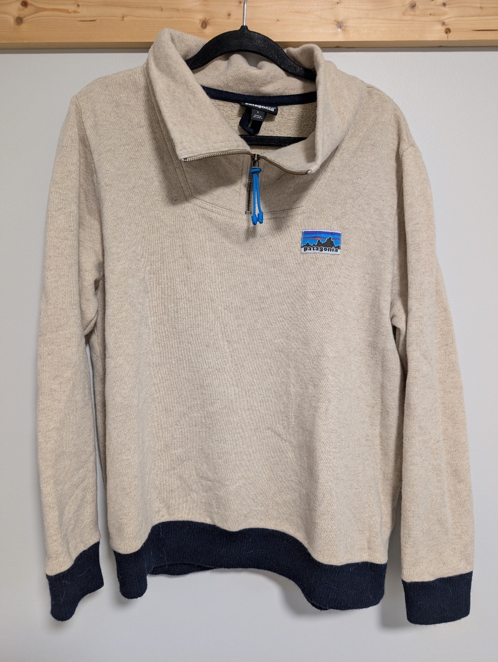 Patagonia Men’s Large Oat & Navy 1/4 Zip Woolie Fleece Pullover